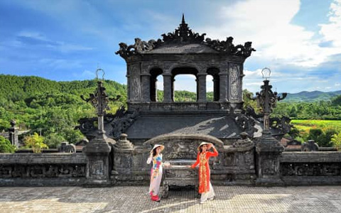 20 Days In-depth Vietnam and Laos Tour